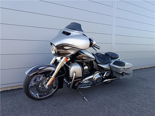 2015 HARLEY-DAVIDSON STREET GLIDE CVO