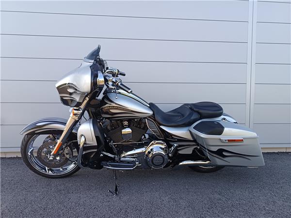 2015 HARLEY-DAVIDSON STREET GLIDE CVO