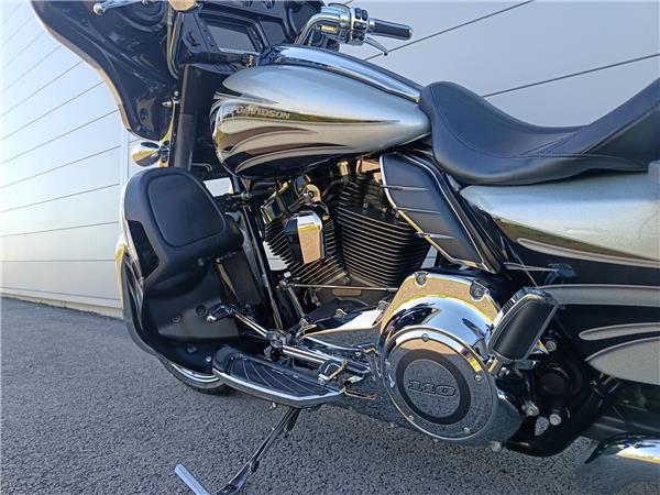 2015 HARLEY-DAVIDSON STREET GLIDE CVO