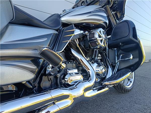 2015 HARLEY-DAVIDSON STREET GLIDE CVO
