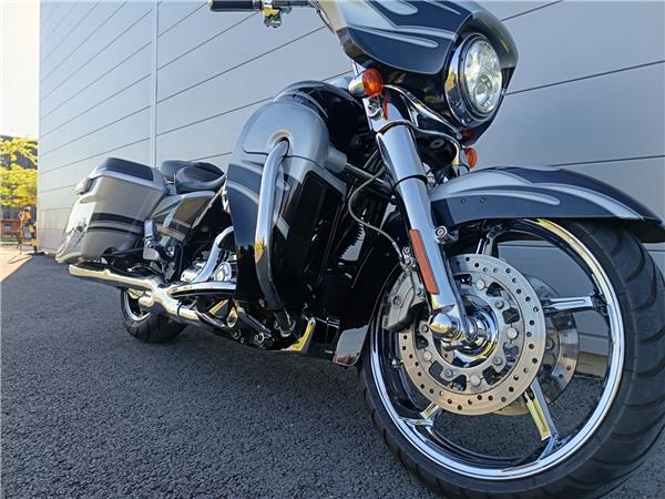2015 HARLEY-DAVIDSON STREET GLIDE CVO