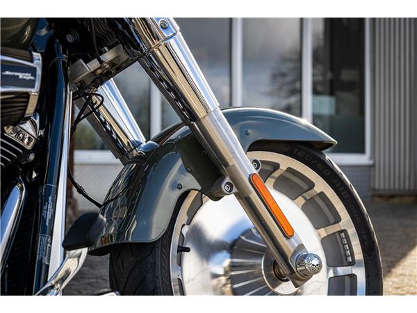 Harley-Davidson FLFBS FAT BOY SOFTAIL 114 - JEKILL & HYDE -