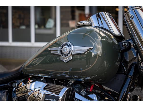 Harley-Davidson FLFBS FAT BOY SOFTAIL 114 - JEKILL & HYDE -