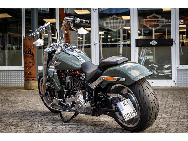 Harley-Davidson FLFBS FAT BOY SOFTAIL 114 - JEKILL & HYDE -