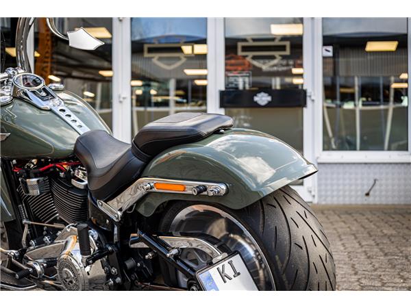 Harley-Davidson FLFBS FAT BOY SOFTAIL 114 - JEKILL & HYDE -