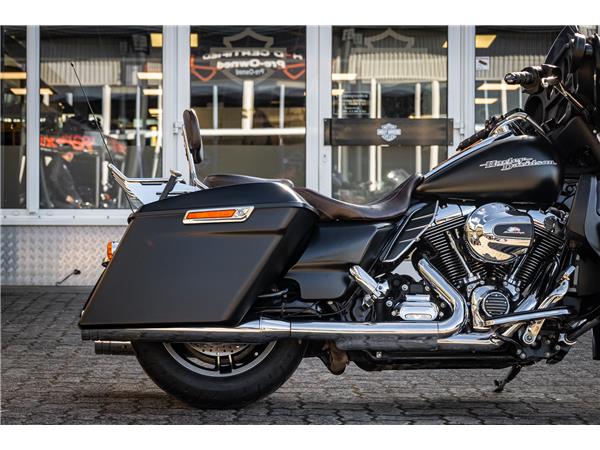 Harley-Davidson Street Glide FLHX - JEKILL & HYDE -