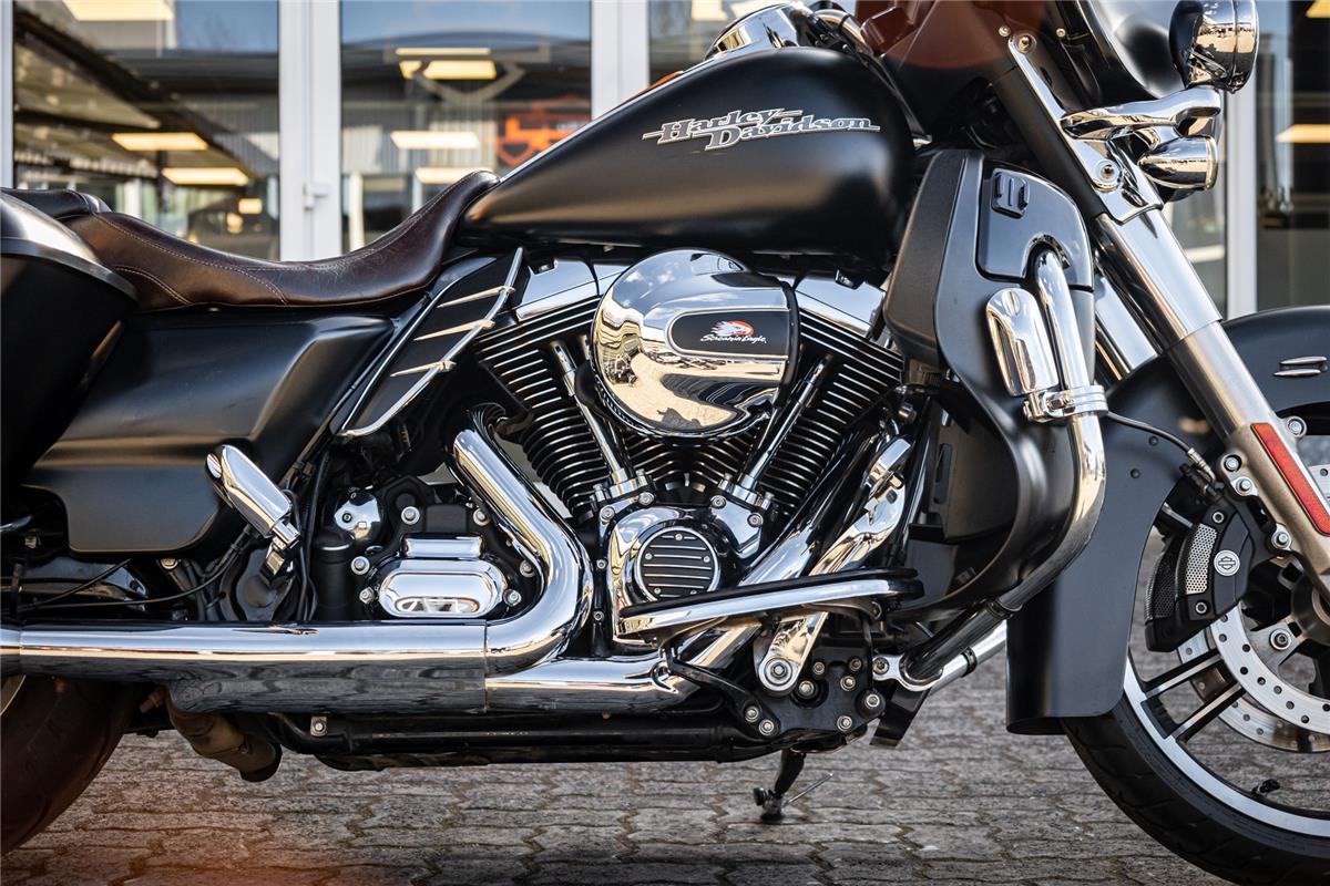 Harley-Davidson Street Glide FLHX - JEKILL & HYDE -