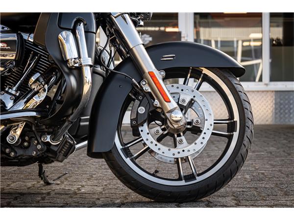 Harley-Davidson Street Glide FLHX - JEKILL & HYDE -