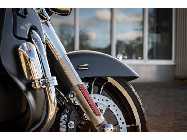 Harley-Davidson Street Glide FLHX - JEKILL & HYDE -