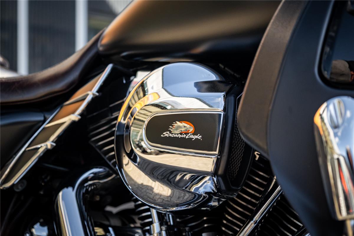Harley-Davidson Street Glide FLHX - JEKILL & HYDE -