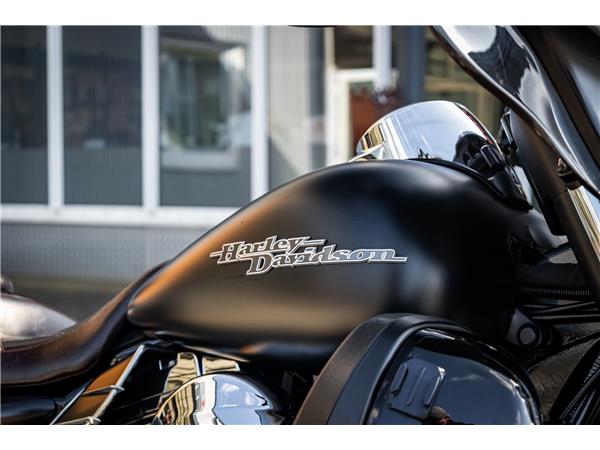Harley-Davidson Street Glide FLHX - JEKILL & HYDE -