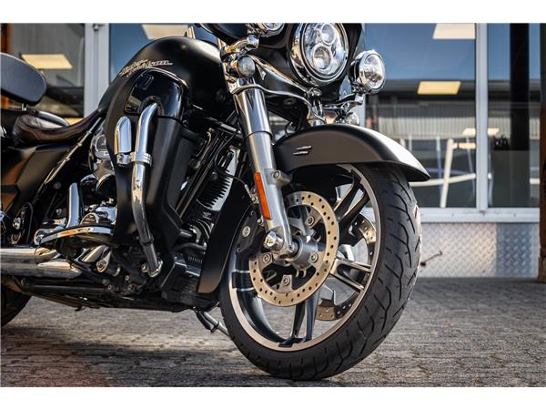 Harley-Davidson Street Glide FLHX - JEKILL & HYDE -