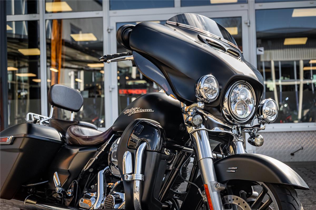Harley-Davidson Street Glide FLHX - JEKILL & HYDE -