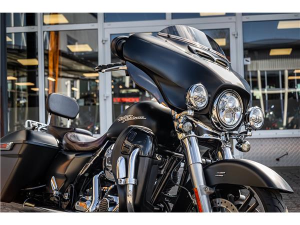 Harley-Davidson Street Glide FLHX - JEKILL & HYDE -