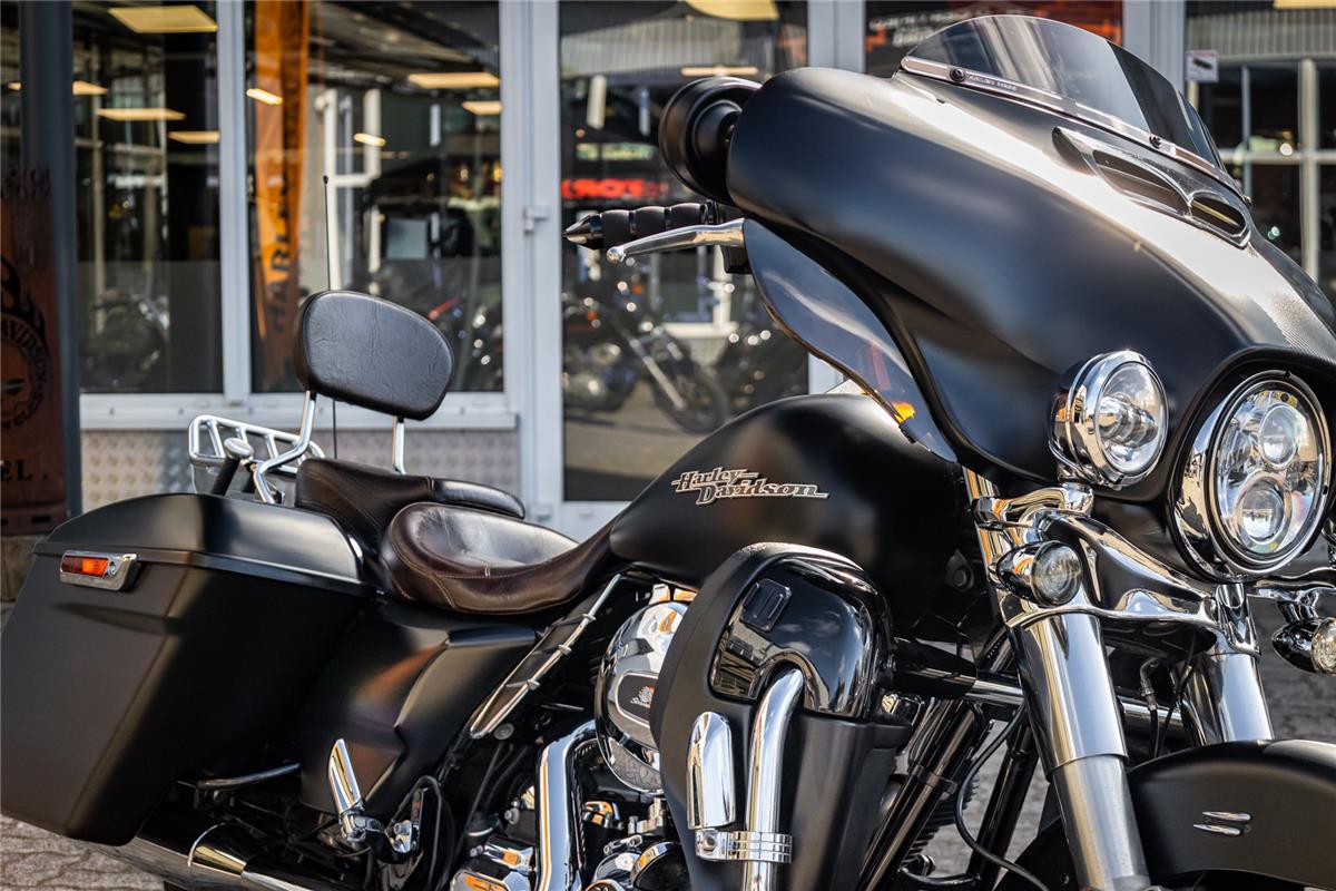 Harley-Davidson Street Glide FLHX - JEKILL & HYDE -