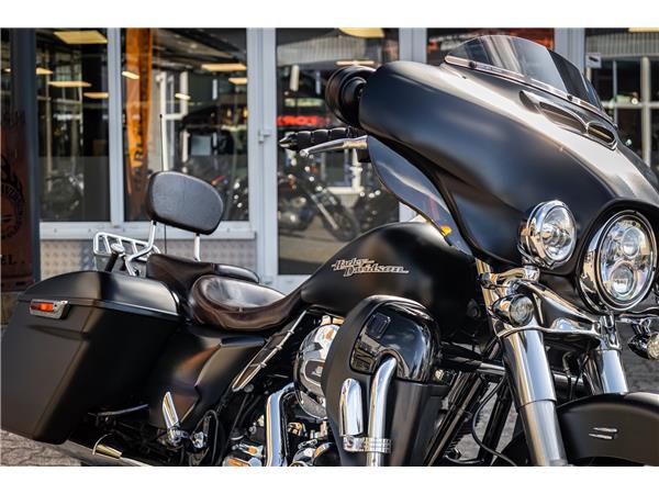 Harley-Davidson Street Glide FLHX - JEKILL & HYDE -