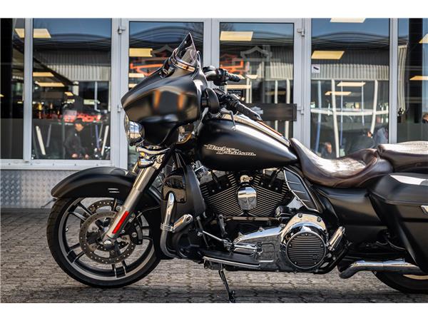 Harley-Davidson Street Glide FLHX - JEKILL & HYDE -