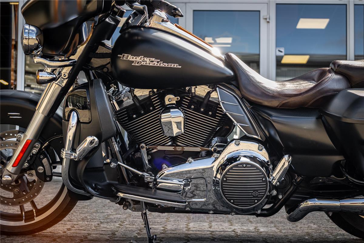 Harley-Davidson Street Glide FLHX - JEKILL & HYDE -