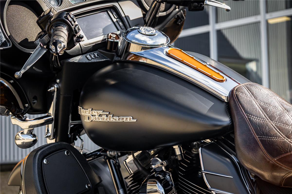 Harley-Davidson Street Glide FLHX - JEKILL & HYDE -