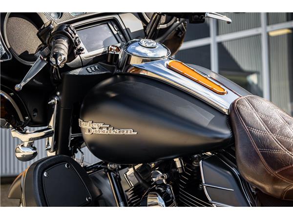 Harley-Davidson Street Glide FLHX - JEKILL & HYDE -