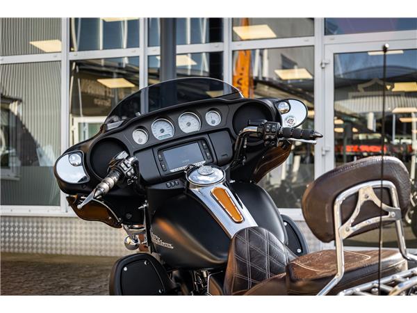 Harley-Davidson Street Glide FLHX - JEKILL & HYDE -