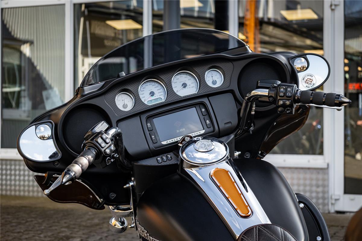 Harley-Davidson Street Glide FLHX - JEKILL & HYDE -