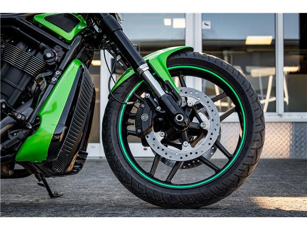 Harley-Davidson VRSCDX NIGHT ROD SPECIAL - 260er Metzeler