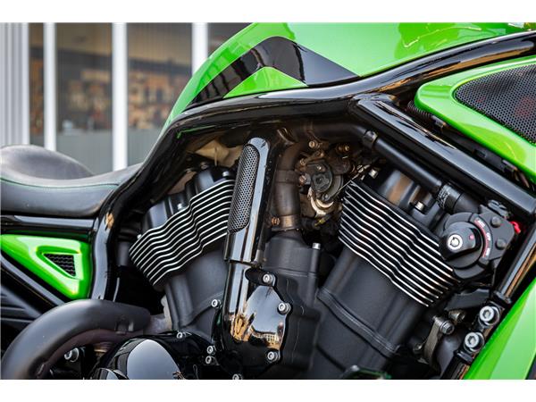 Harley-Davidson VRSCDX NIGHT ROD SPECIAL - 260er Metzeler