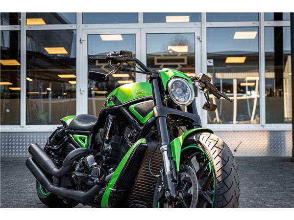 Harley-Davidson VRSCDX NIGHT ROD SPECIAL - 260er Metzeler