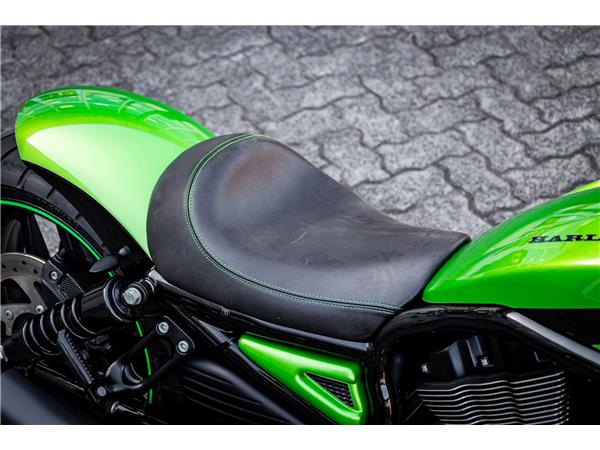 Harley-Davidson VRSCDX NIGHT ROD SPECIAL - 260er Metzeler