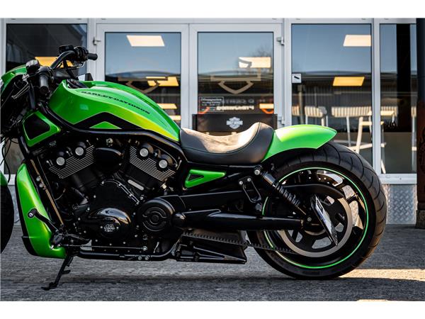 Harley-Davidson VRSCDX NIGHT ROD SPECIAL - 260er Metzeler