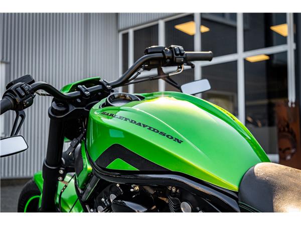 Harley-Davidson VRSCDX NIGHT ROD SPECIAL - 260er Metzeler