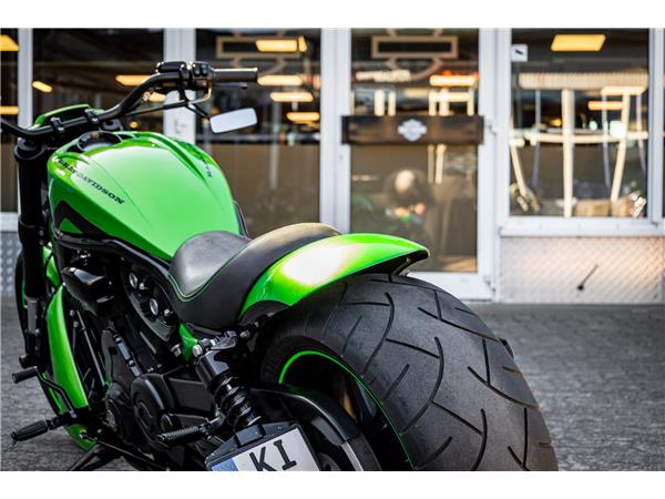Harley-Davidson VRSCDX NIGHT ROD SPECIAL - 260er Metzeler