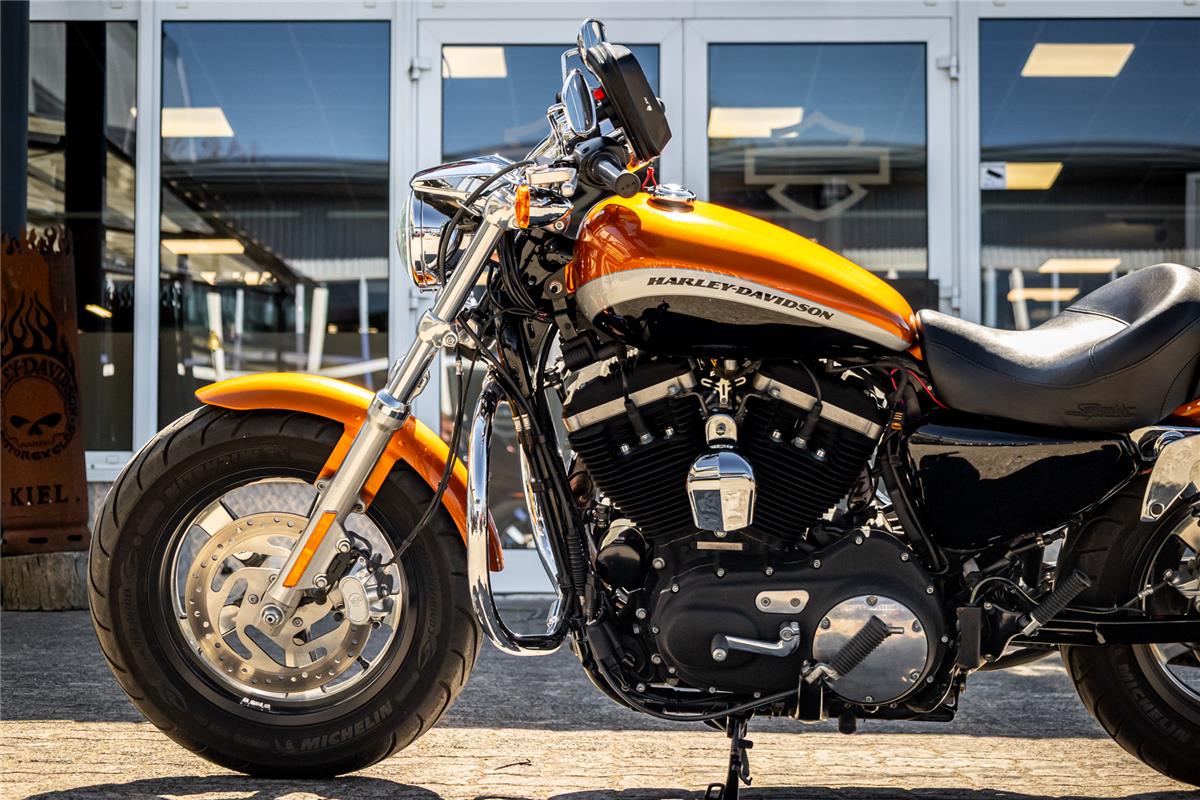 Harley-Davidson XL1200CA Sportster Custom