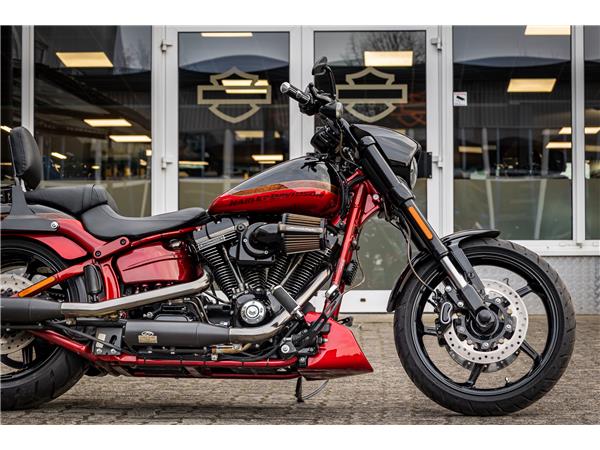 Harley-Davidson FXSE CVO Pro Street Breakout - Jekill & Hyde