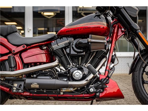 Harley-Davidson FXSE CVO Pro Street Breakout - Jekill & Hyde
