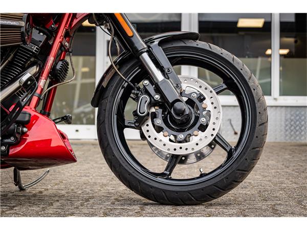 Harley-Davidson FXSE CVO Pro Street Breakout - Jekill & Hyde