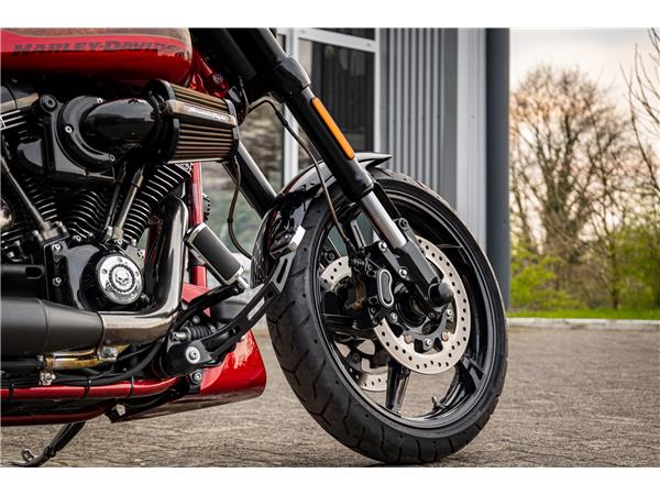 Harley-Davidson FXSE CVO Pro Street Breakout - Jekill & Hyde