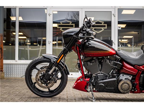 Harley-Davidson FXSE CVO Pro Street Breakout - Jekill & Hyde