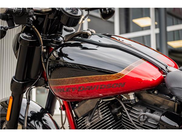 Harley-Davidson FXSE CVO Pro Street Breakout - Jekill & Hyde