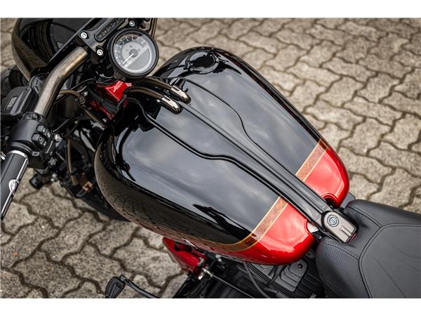 Harley-Davidson FXSE CVO Pro Street Breakout - Jekill & Hyde