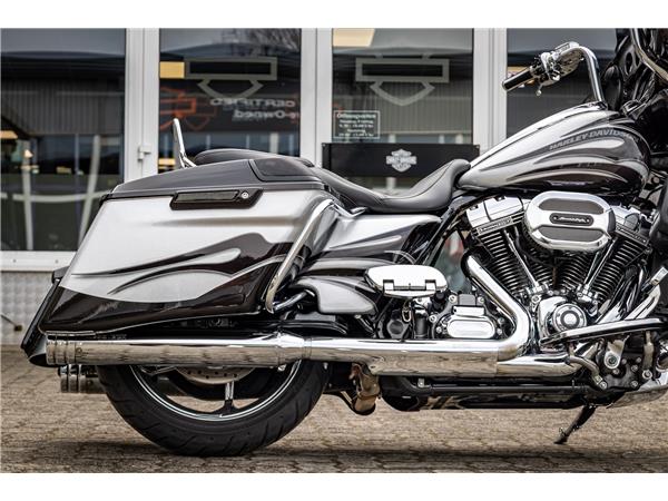 Harley-Davidson CVO STREET GLIDE FLHXSE 110 cui