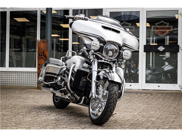 Harley-Davidson CVO STREET GLIDE FLHXSE 110 cui