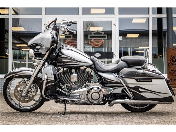 Harley-Davidson CVO STREET GLIDE FLHXSE 110 cui
