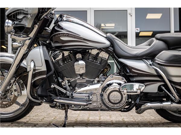 Harley-Davidson CVO STREET GLIDE FLHXSE 110 cui