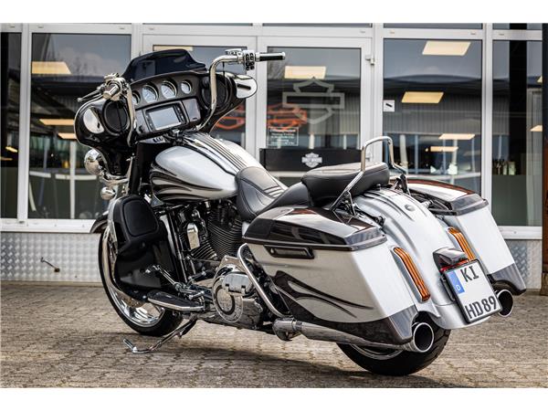 Harley-Davidson CVO STREET GLIDE FLHXSE 110 cui