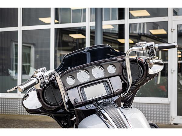 Harley-Davidson CVO STREET GLIDE FLHXSE 110 cui