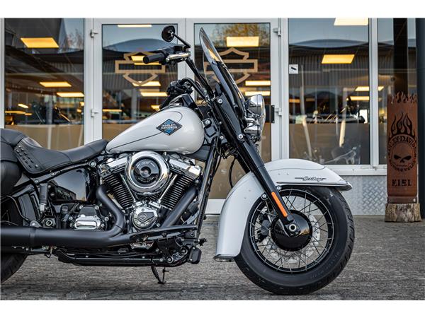 Harley-Davidson FLHC Heritage Classic - Jekill & Hyde