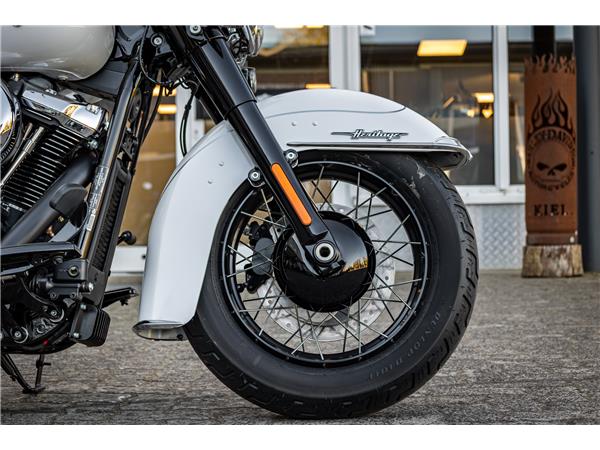 Harley-Davidson FLHC Heritage Classic - Jekill & Hyde