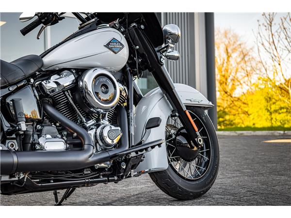 Harley-Davidson FLHC Heritage Classic - Jekill & Hyde